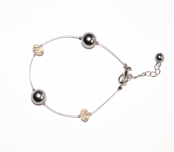 A22 armband - Nancy 1.jpg